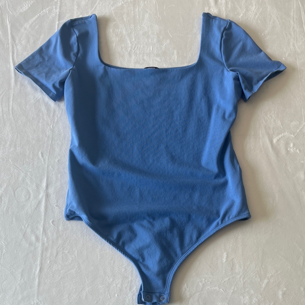 Express bodysuit M